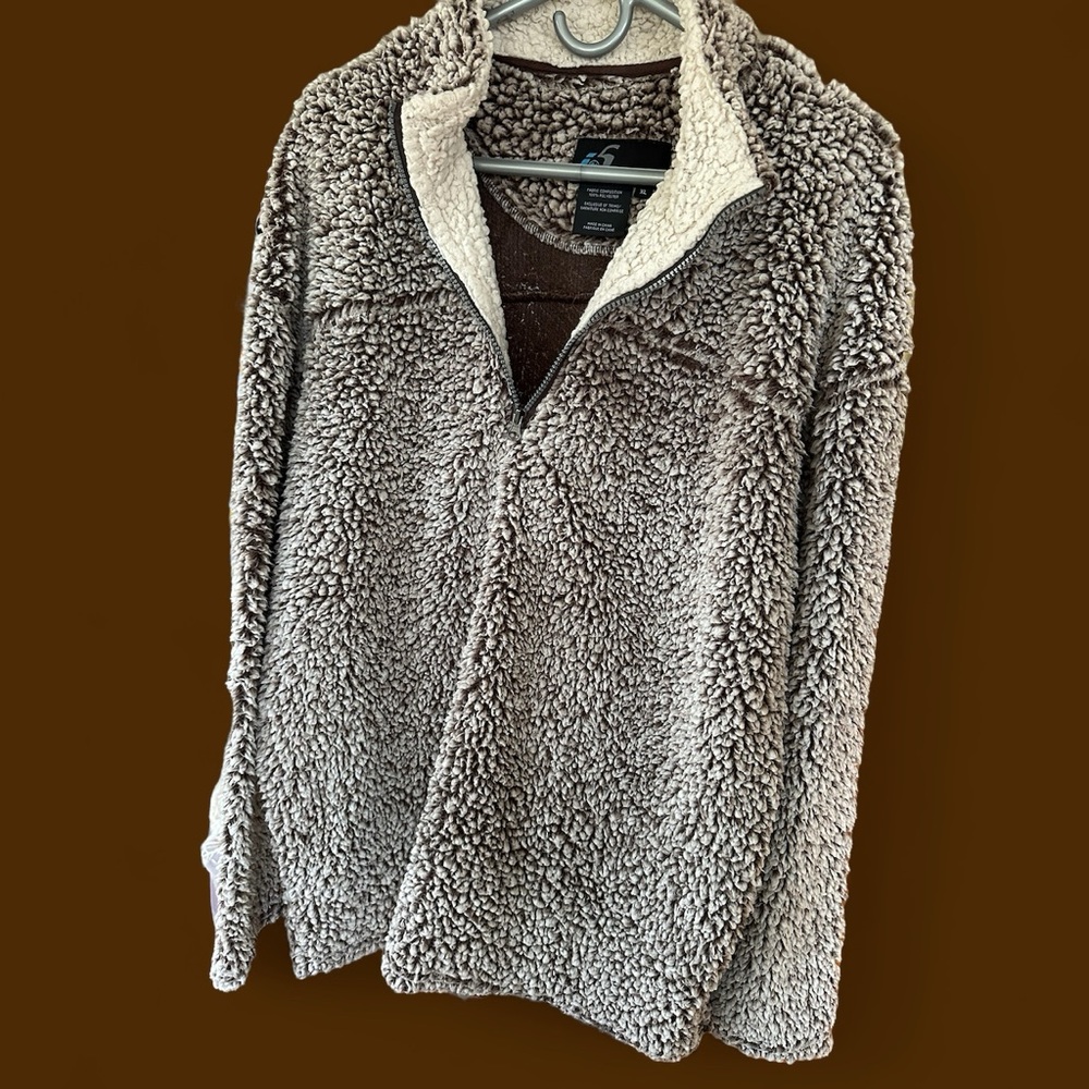 I5 Apparel Men’s fluffy warm pullover